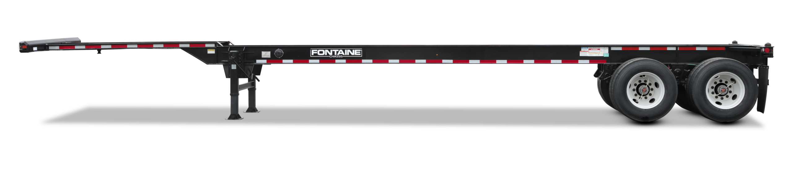 A long, flat black trailer with red and white reflective strips and dual wheels is displayed prominently.